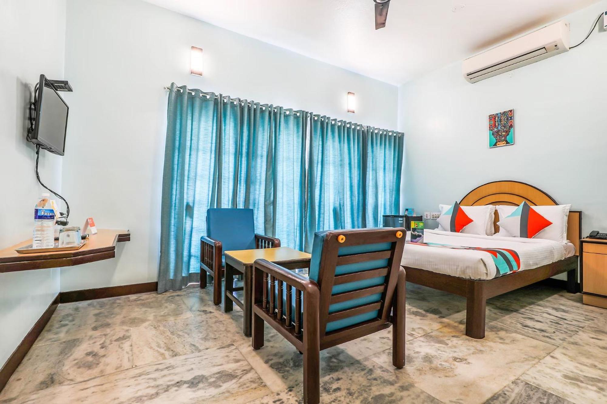 Fabexpress Santhi Inn - 500 Meters From Promenade Beach Pondicherry Ngoại thất bức ảnh