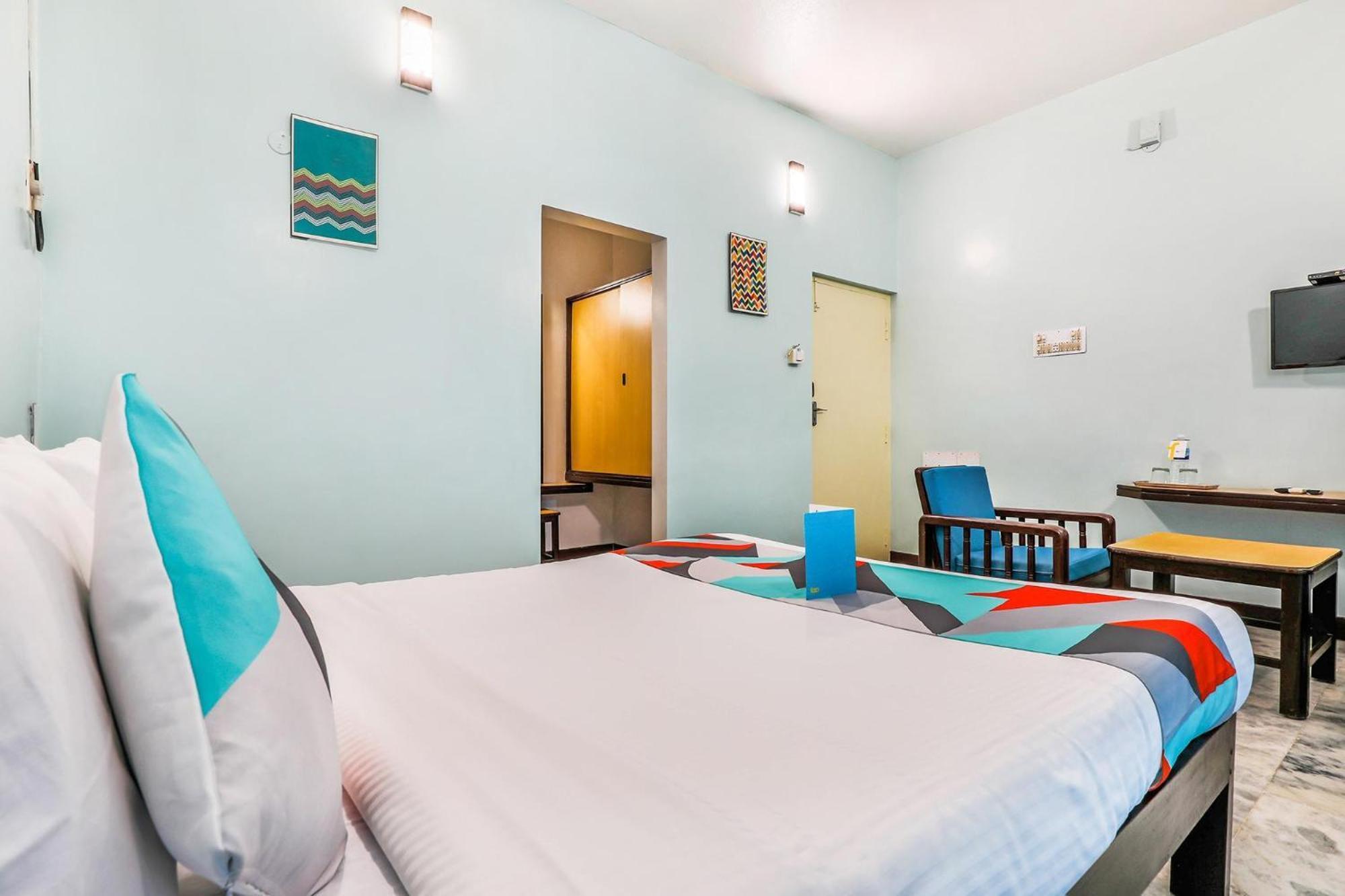 Fabexpress Santhi Inn - 500 Meters From Promenade Beach Pondicherry Ngoại thất bức ảnh