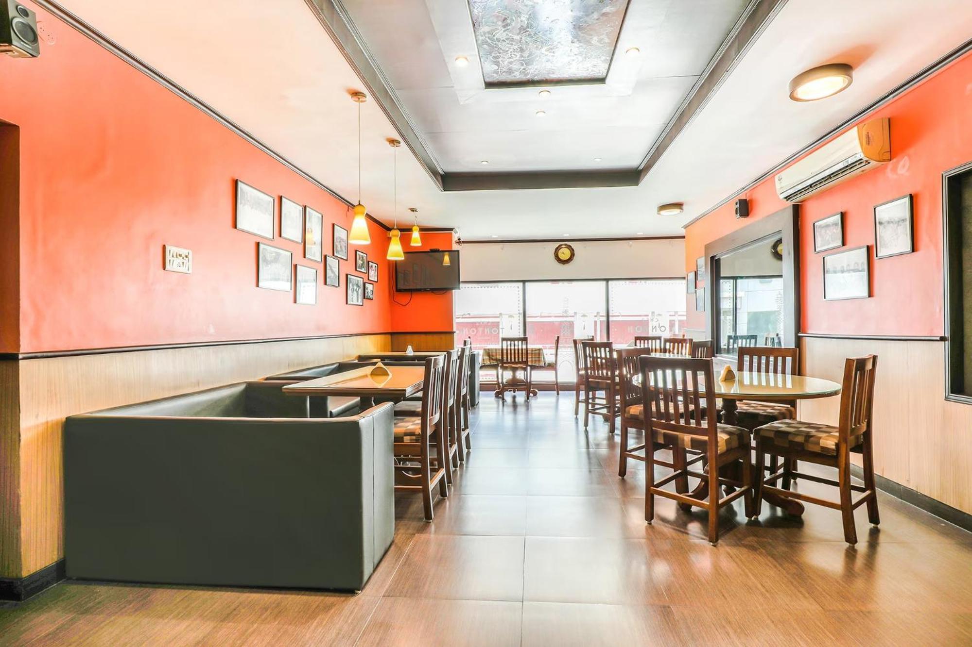 Fabexpress Santhi Inn - 500 Meters From Promenade Beach Pondicherry Ngoại thất bức ảnh