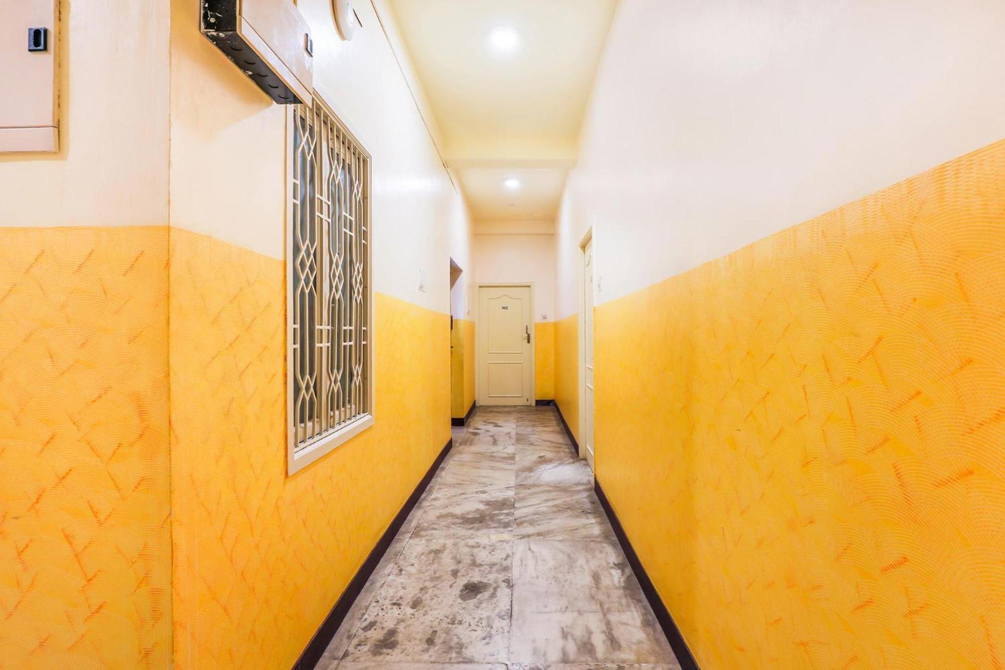 Fabexpress Santhi Inn - 500 Meters From Promenade Beach Pondicherry Ngoại thất bức ảnh