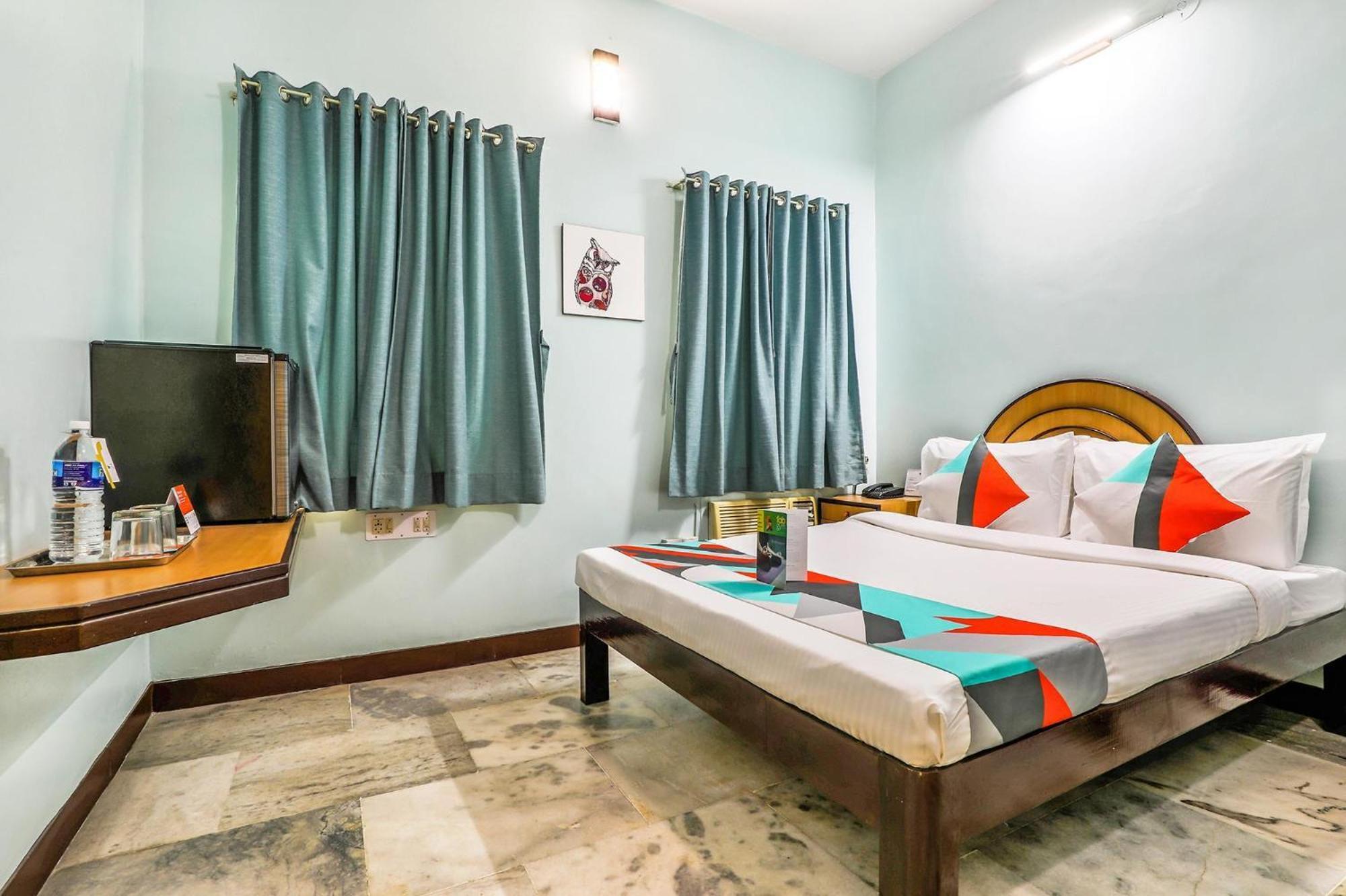 Fabexpress Santhi Inn - 500 Meters From Promenade Beach Pondicherry Ngoại thất bức ảnh